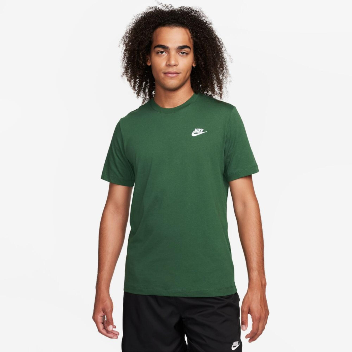 T-Shirt Hommes Nike Sportswear Club vert 3/4
