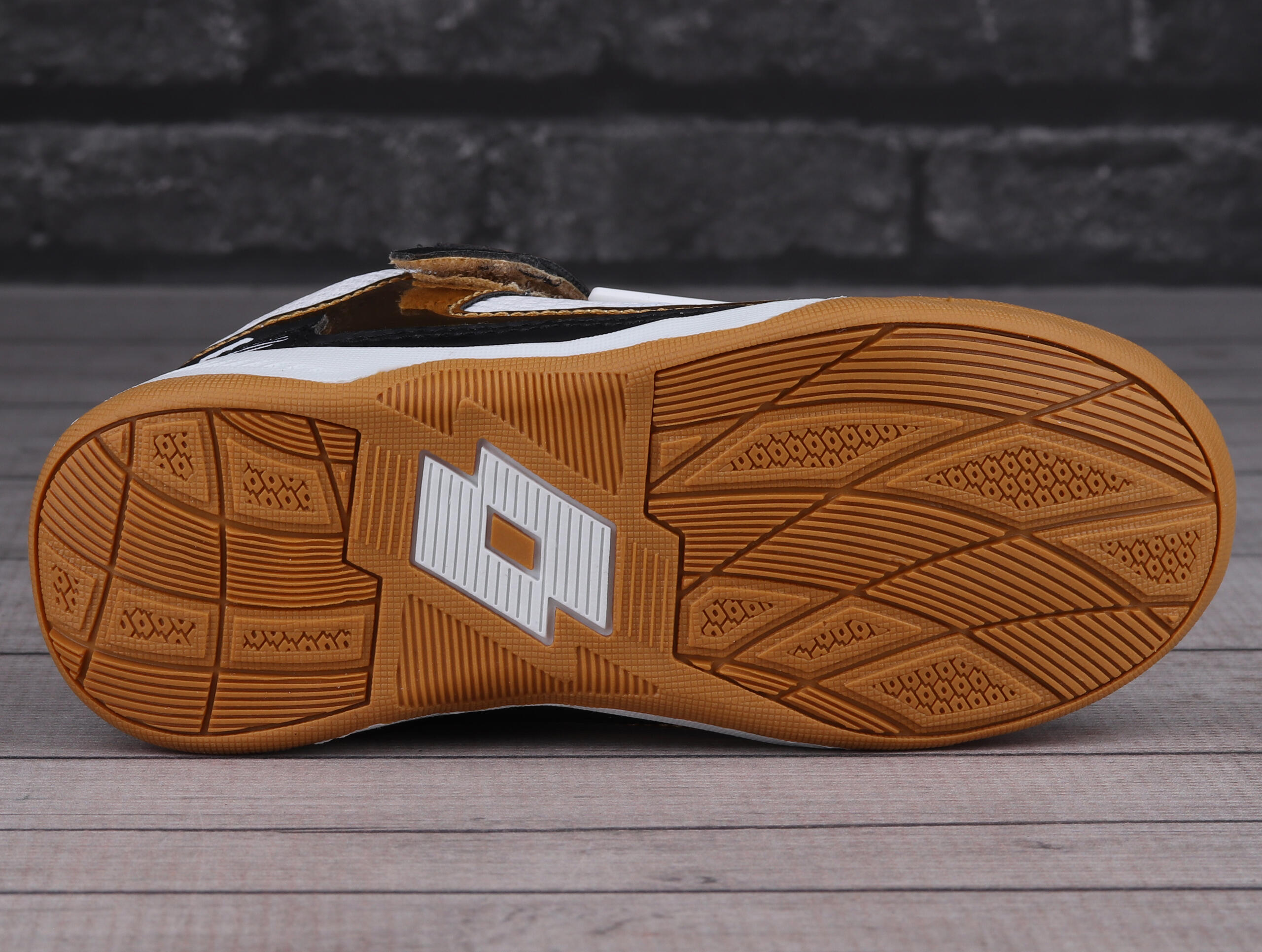 Buty dziecięce sportowe na halę Lotto FLITTER K 5/7