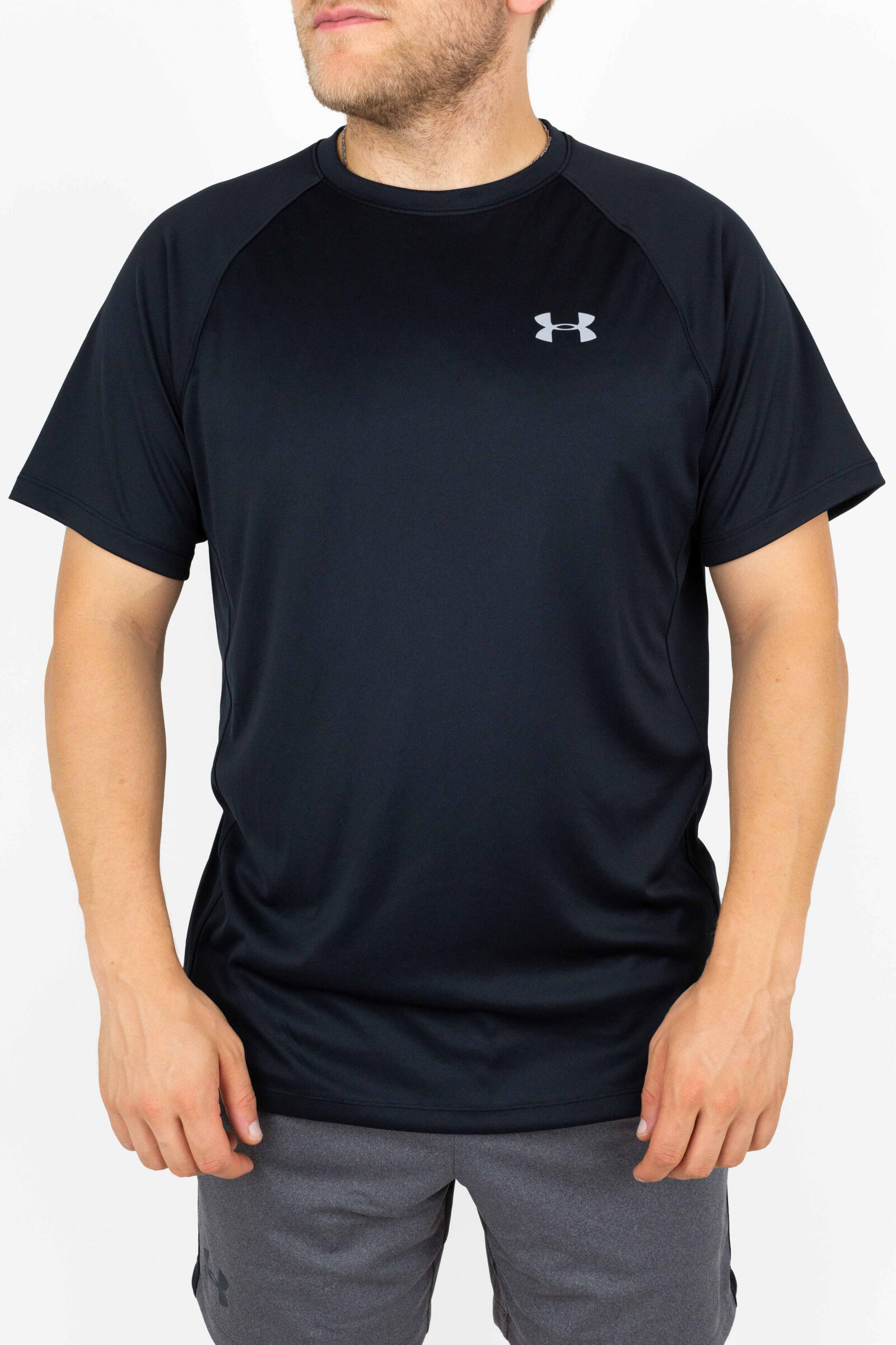 UNDER ARMOUR picture