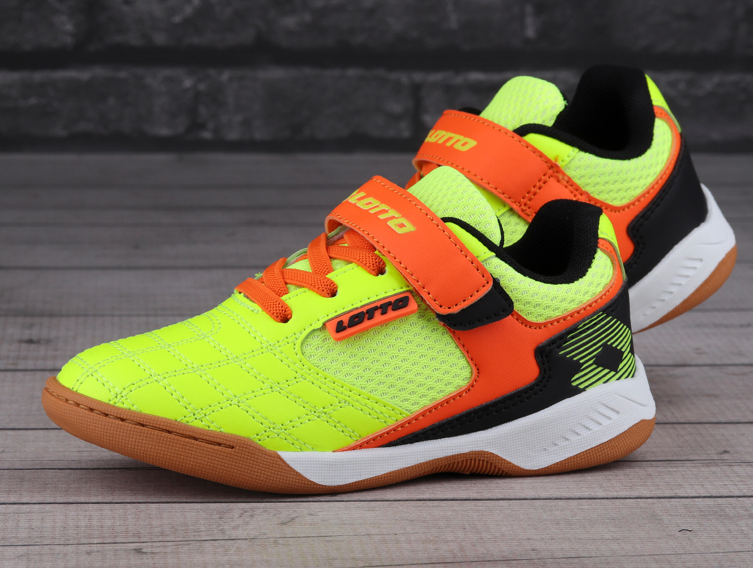 Buty dziecięce sportowe Lotto FLITTER K 3/7