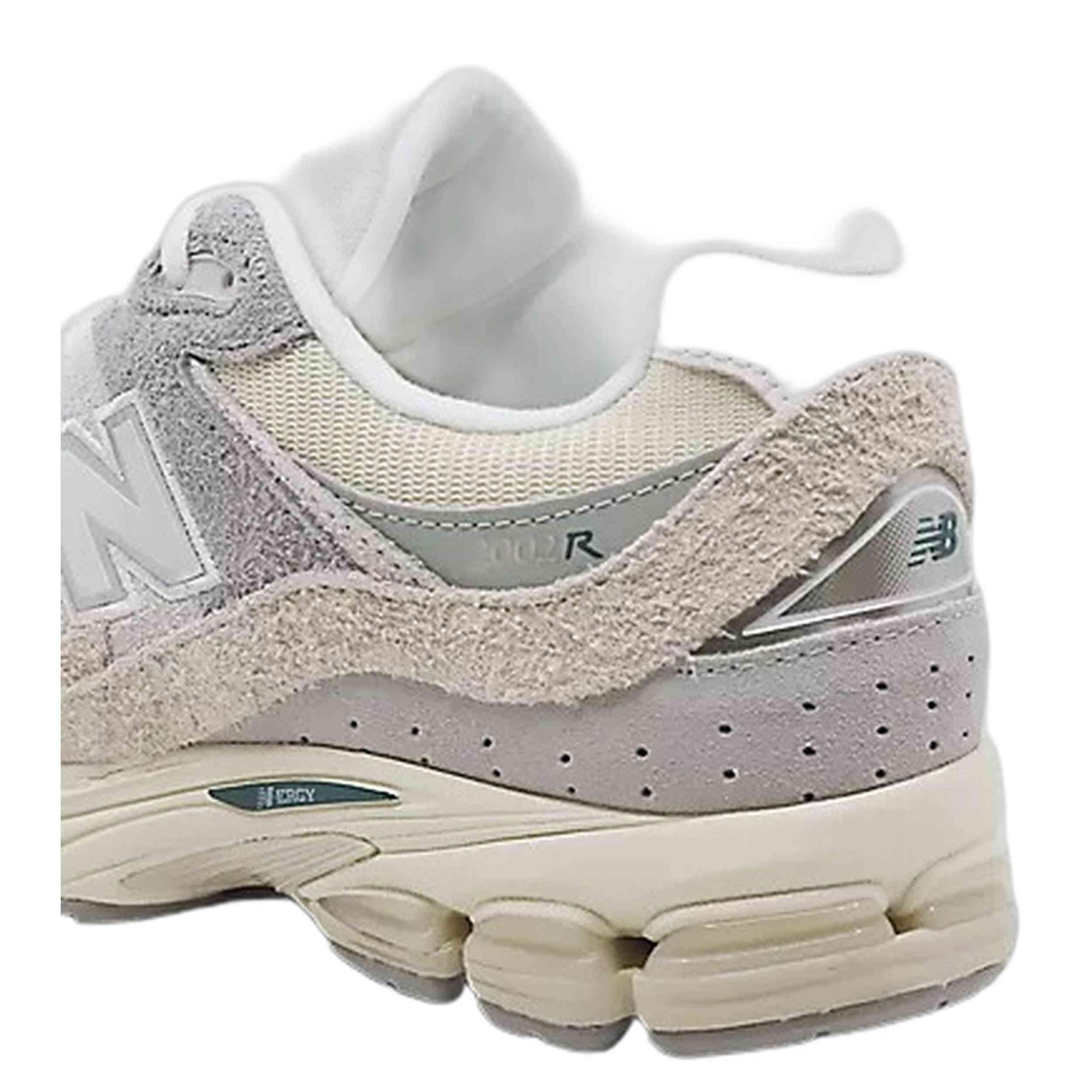 Scarpe New Balance 2002R beige uomo 3/7