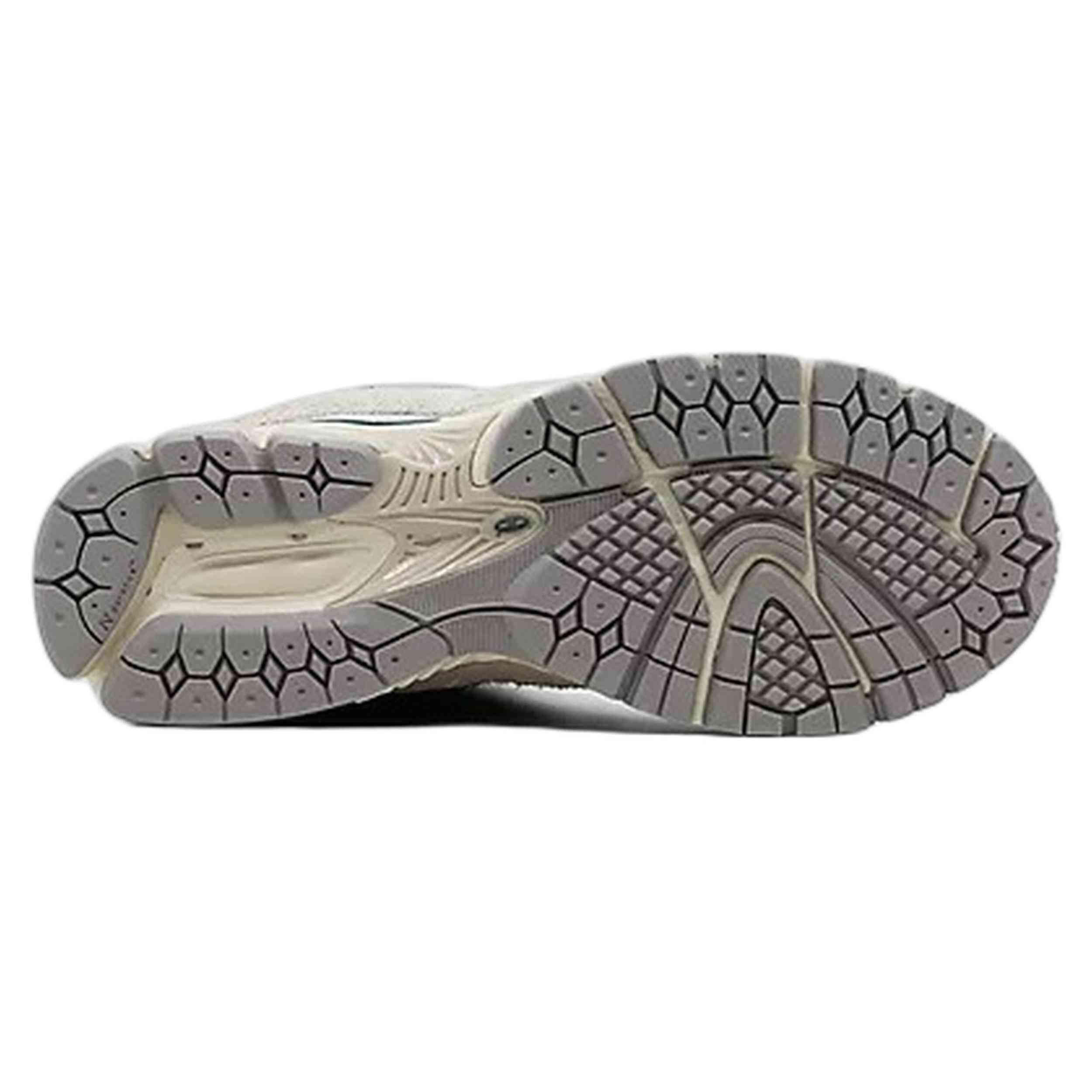 Scarpe New Balance 2002R beige uomo 2/7