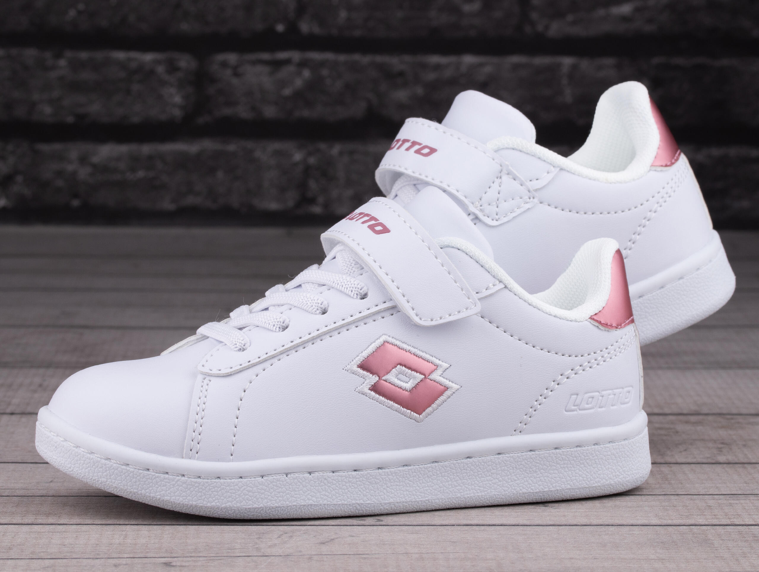Buty dzieeczęce sportowe Lotto DAMPOLIS GC K 3/7