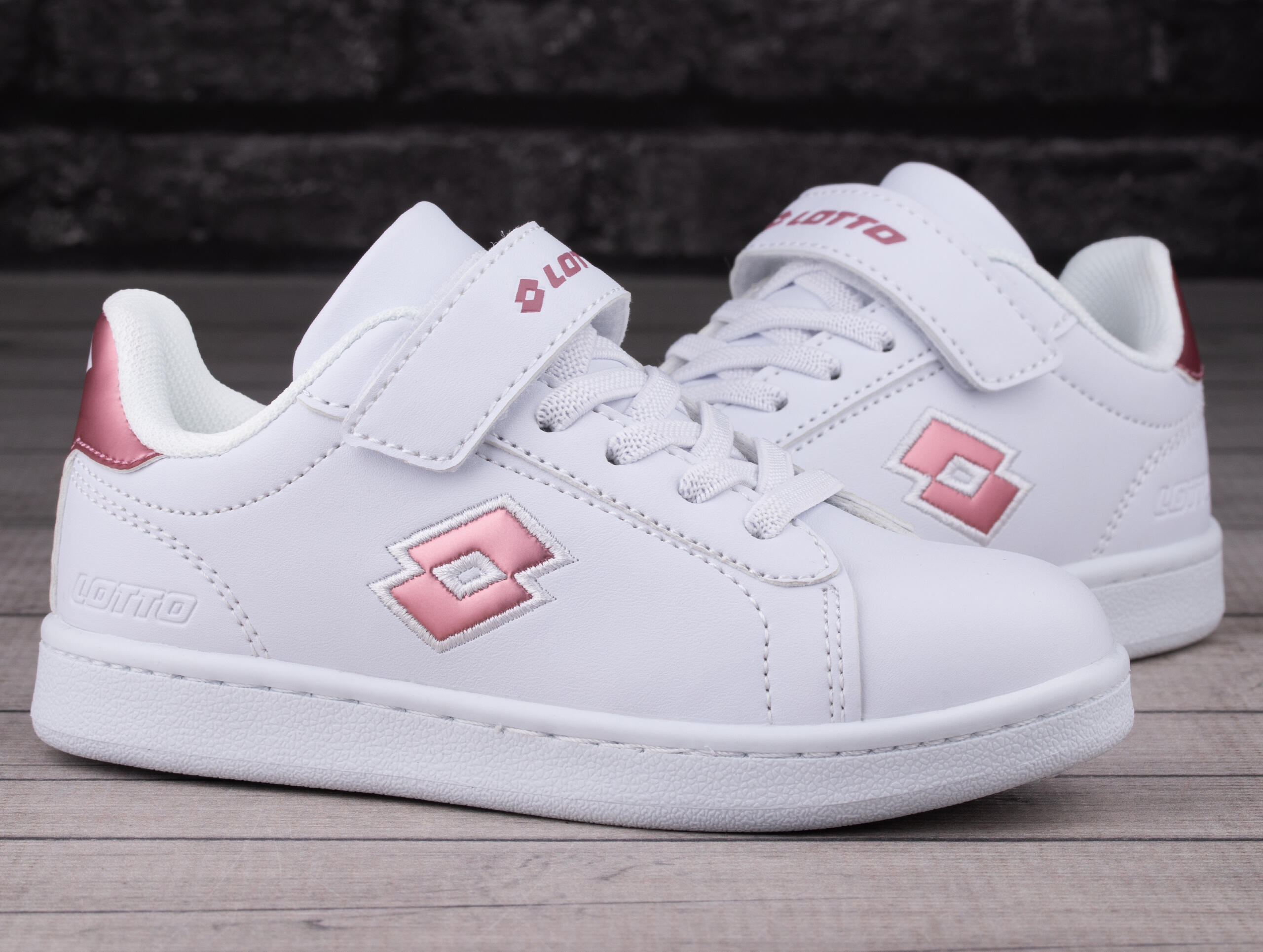 Buty dzieeczęce sportowe Lotto DAMPOLIS GC K 2/7
