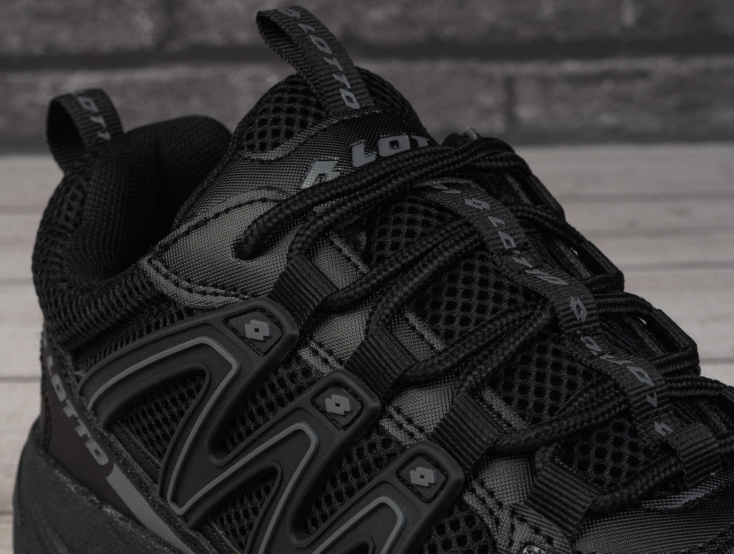 Buty męskie sportowe do biegania Lotto NAHUNTA 6/7