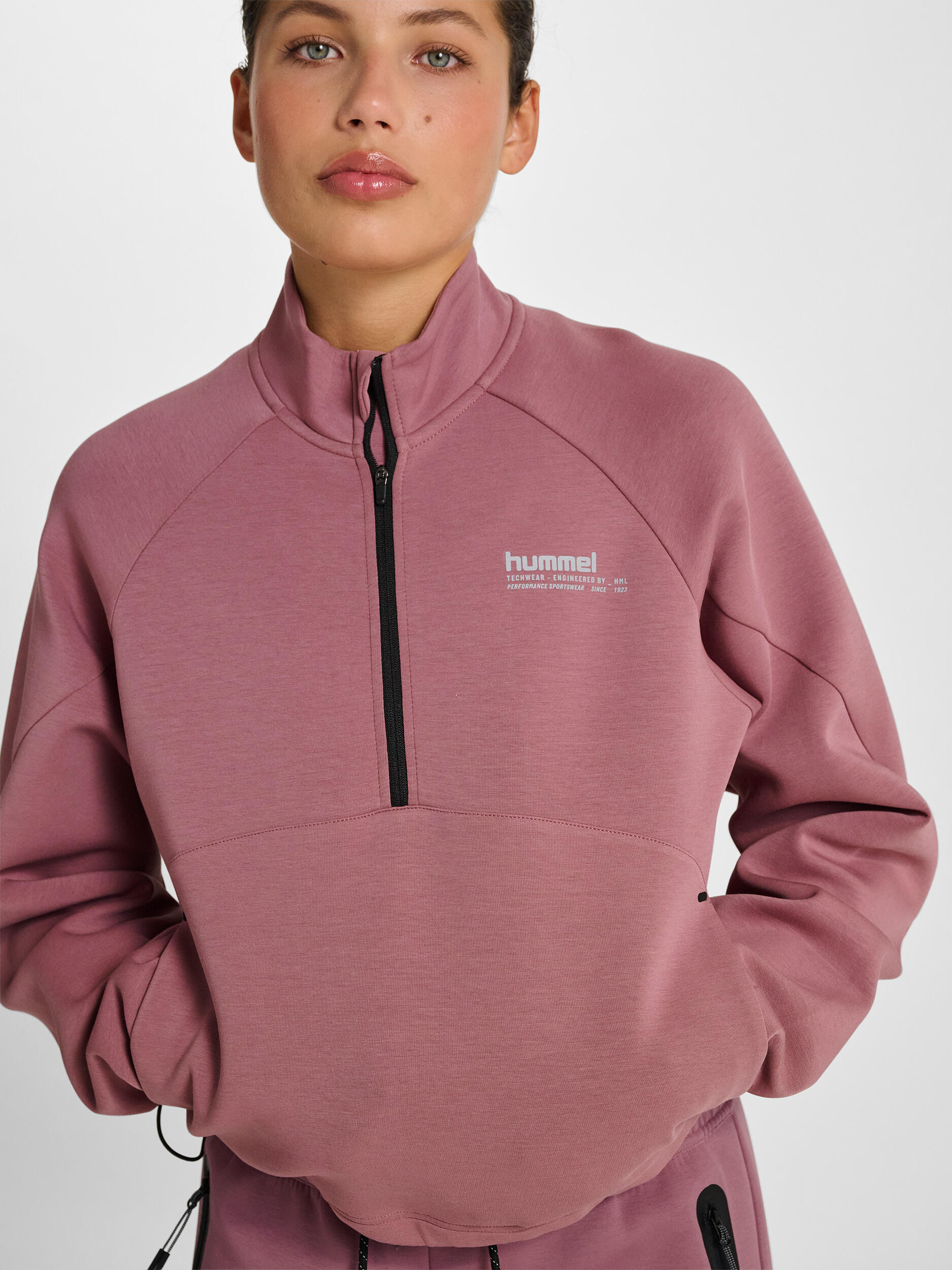 Felpa da donna Hummel Tech Boxy 4/7