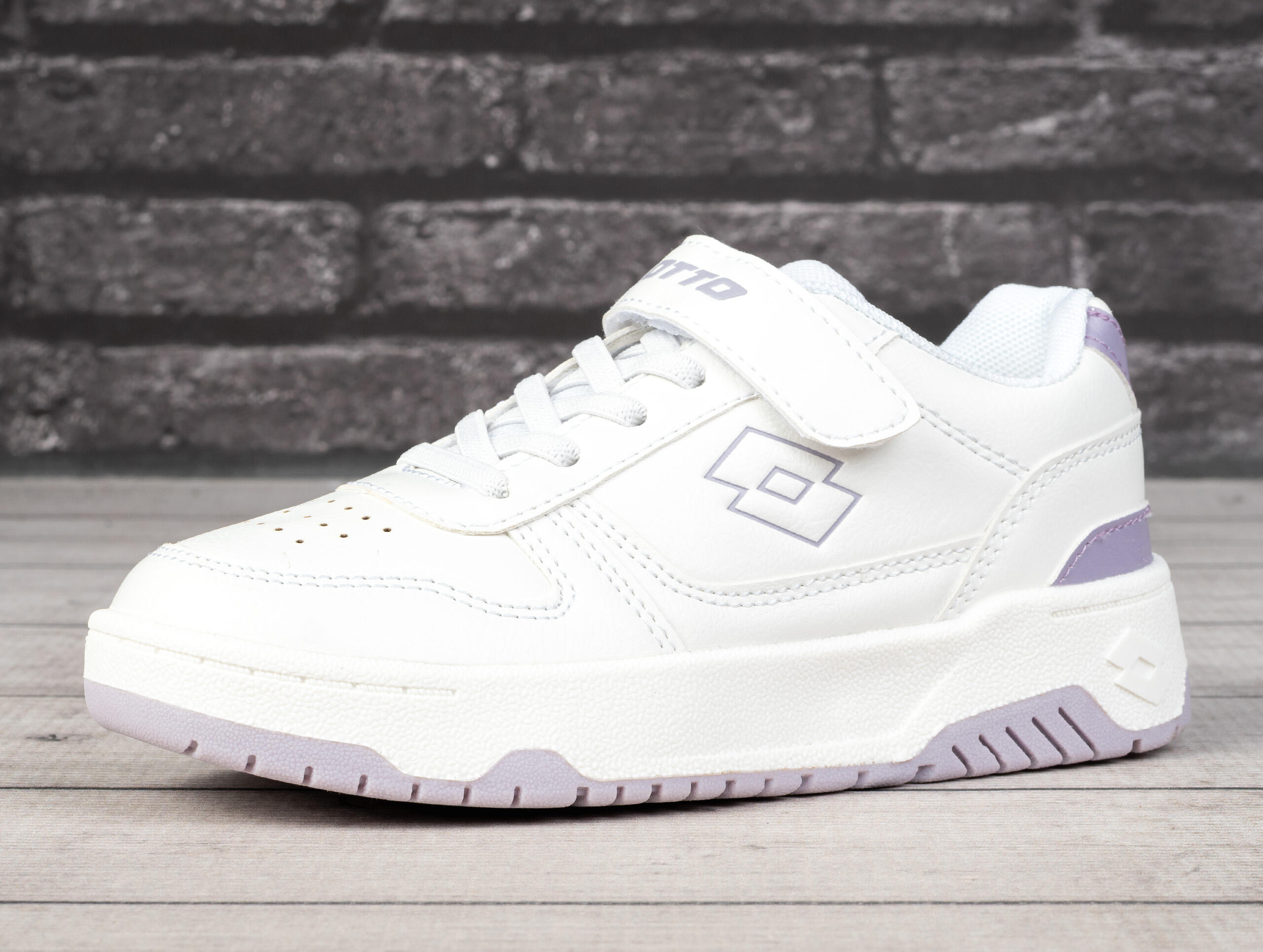 Buty dziecięce sportowe Lotto GROOVIN K 3/7