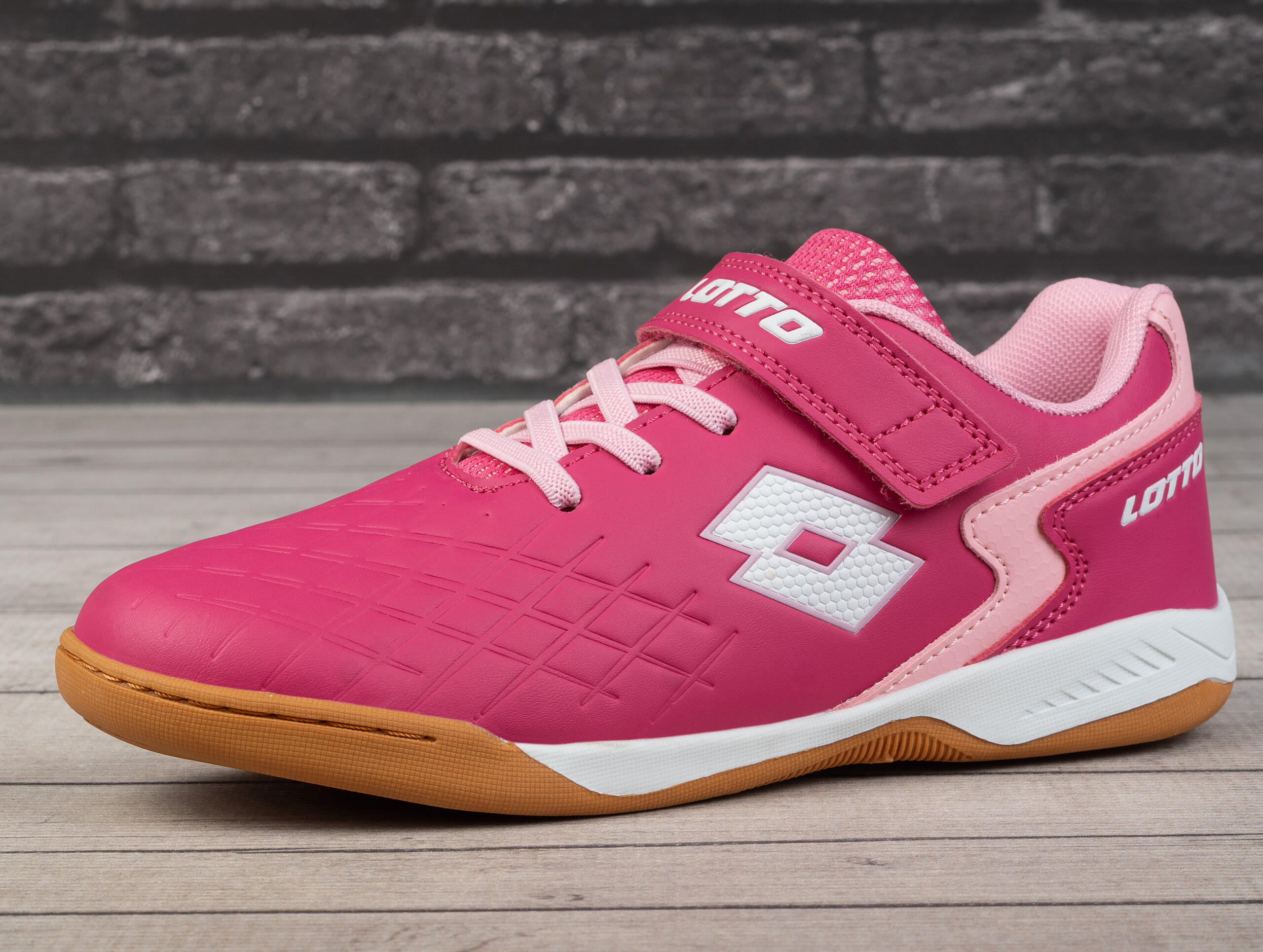 Zapatillas infantiles Lotto, para uso diario y entrenamientos en pista cubierta. 3/7