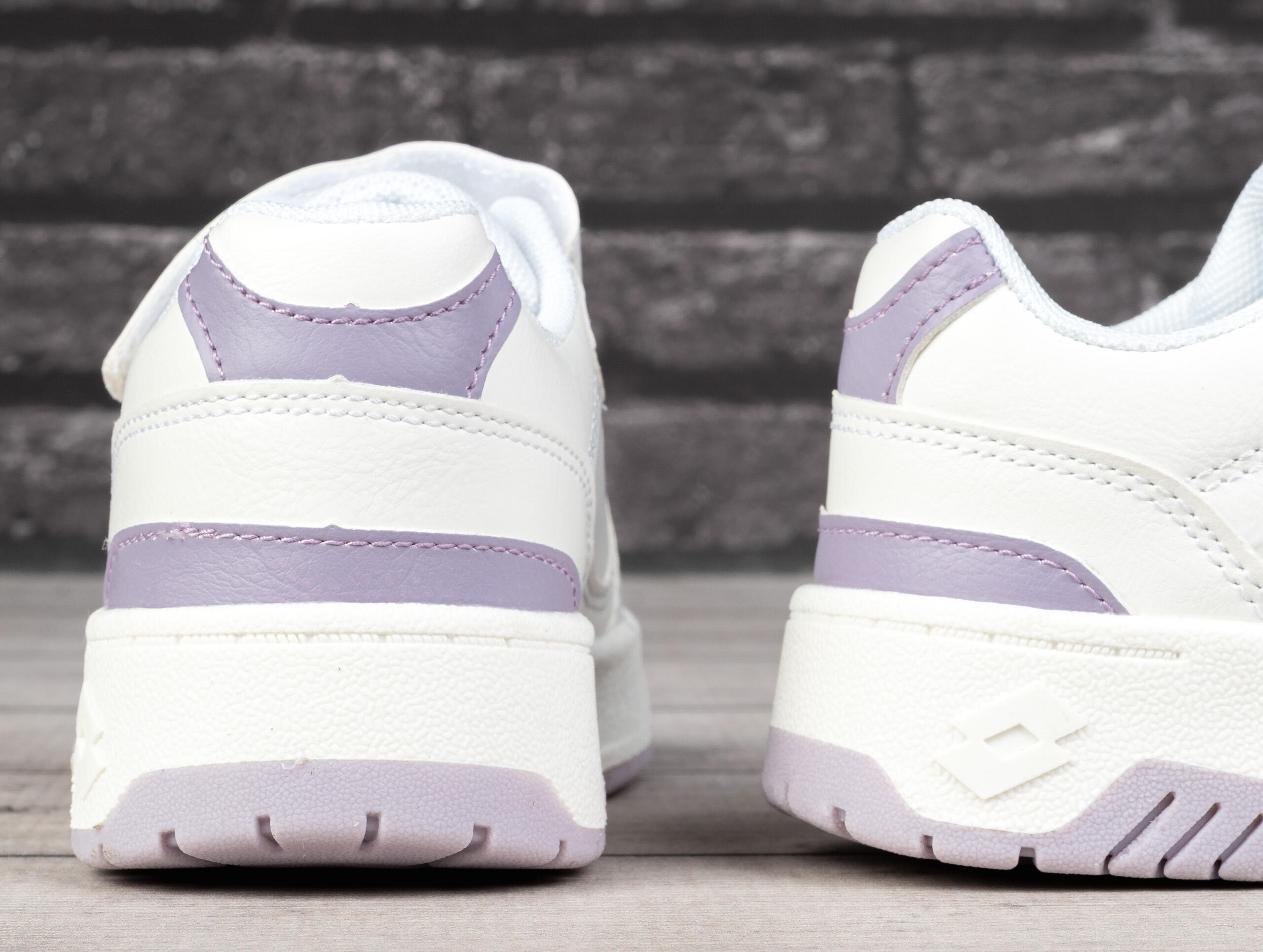 Buty dziecięce sportowe Lotto GROOVIN K 4/7