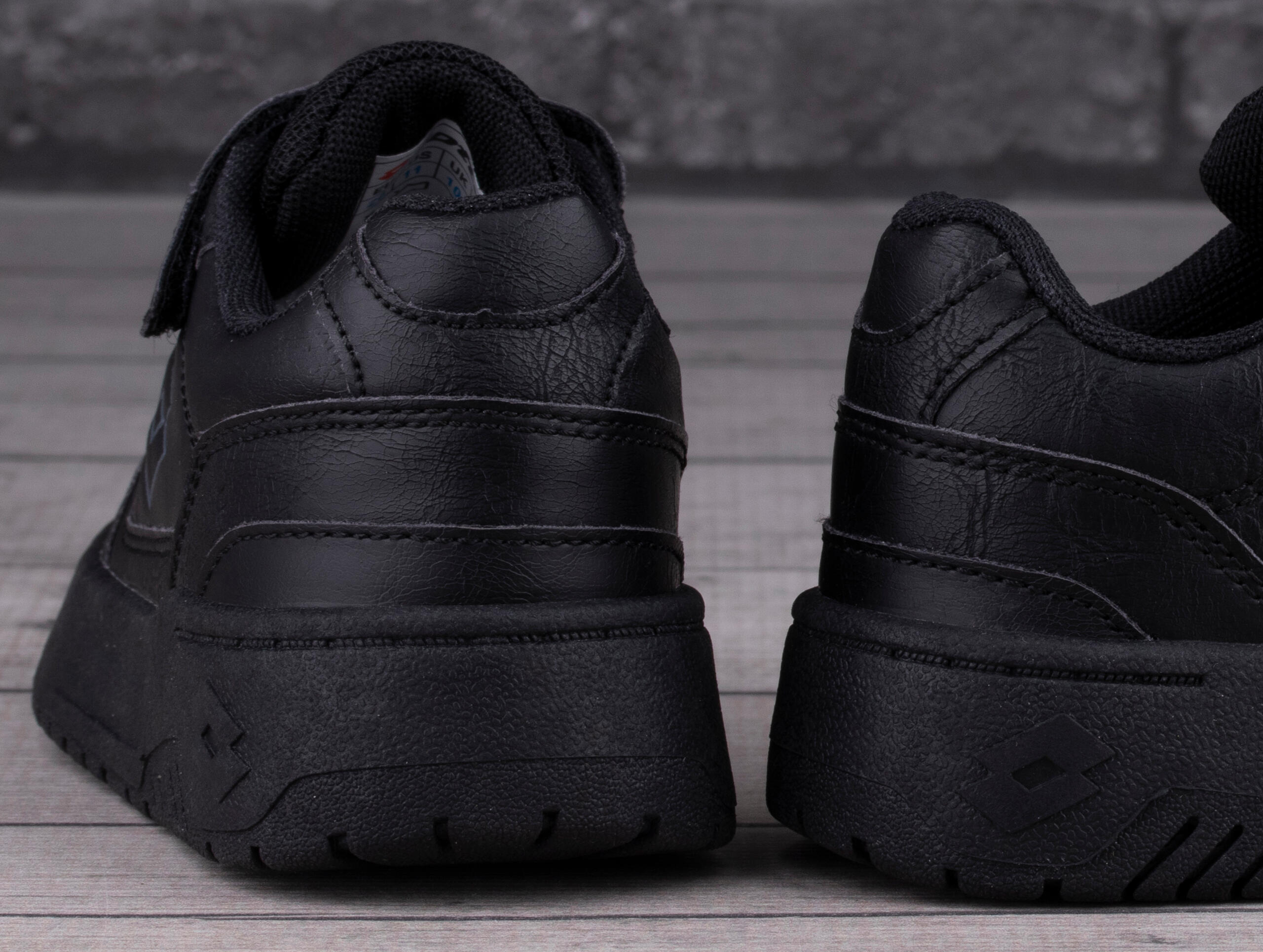 Zapatillas infantiles Lotto Groovn OC 4/7