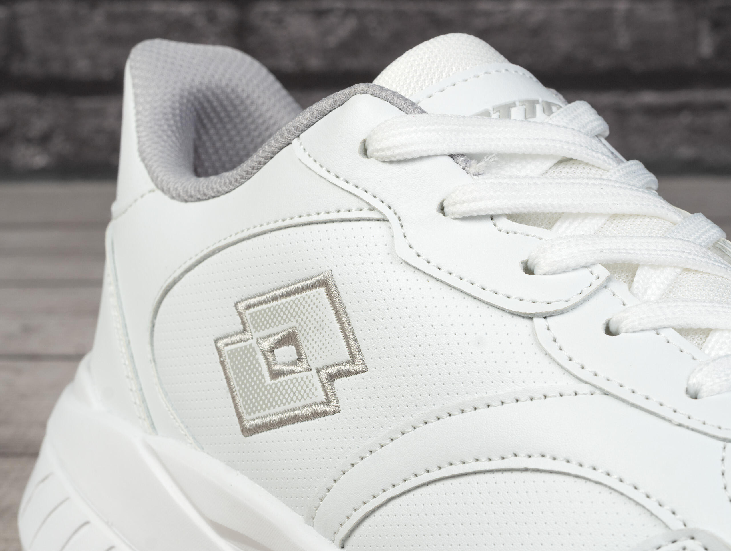 Buty męskie sportowe Lotto TURNATIV OC 6/7