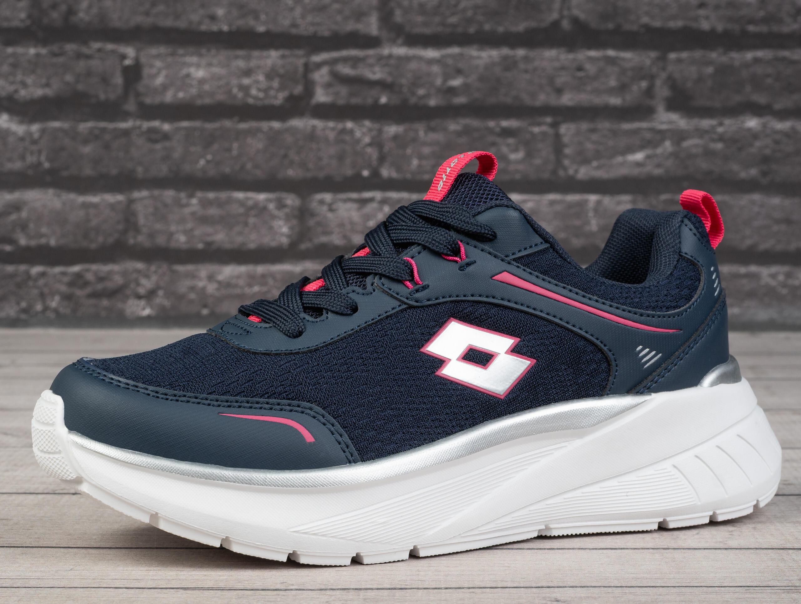 Buty damskie sportowe do biegania Lotto EXERTIV 3/7