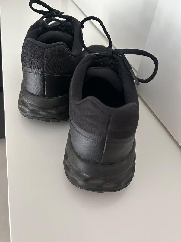 Tussen Particulieren - Nike sport schoenen maat 45,5 3/3