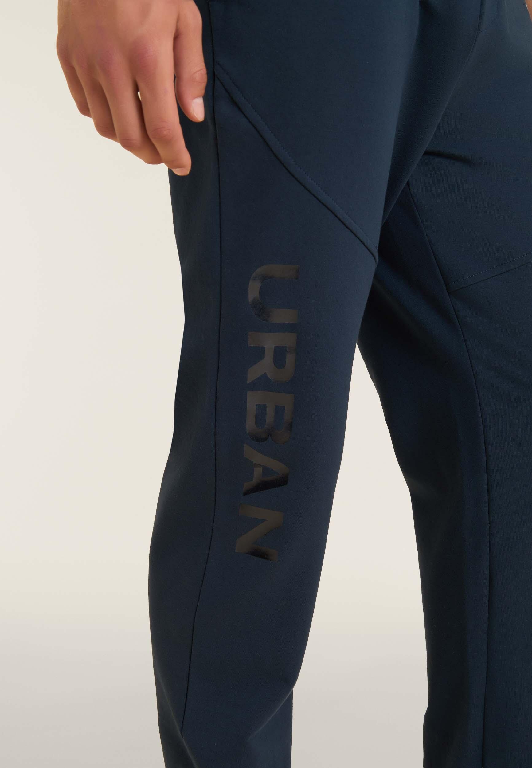 Pantaloni regular in felpa con stampa lucida e cuciture 4/4