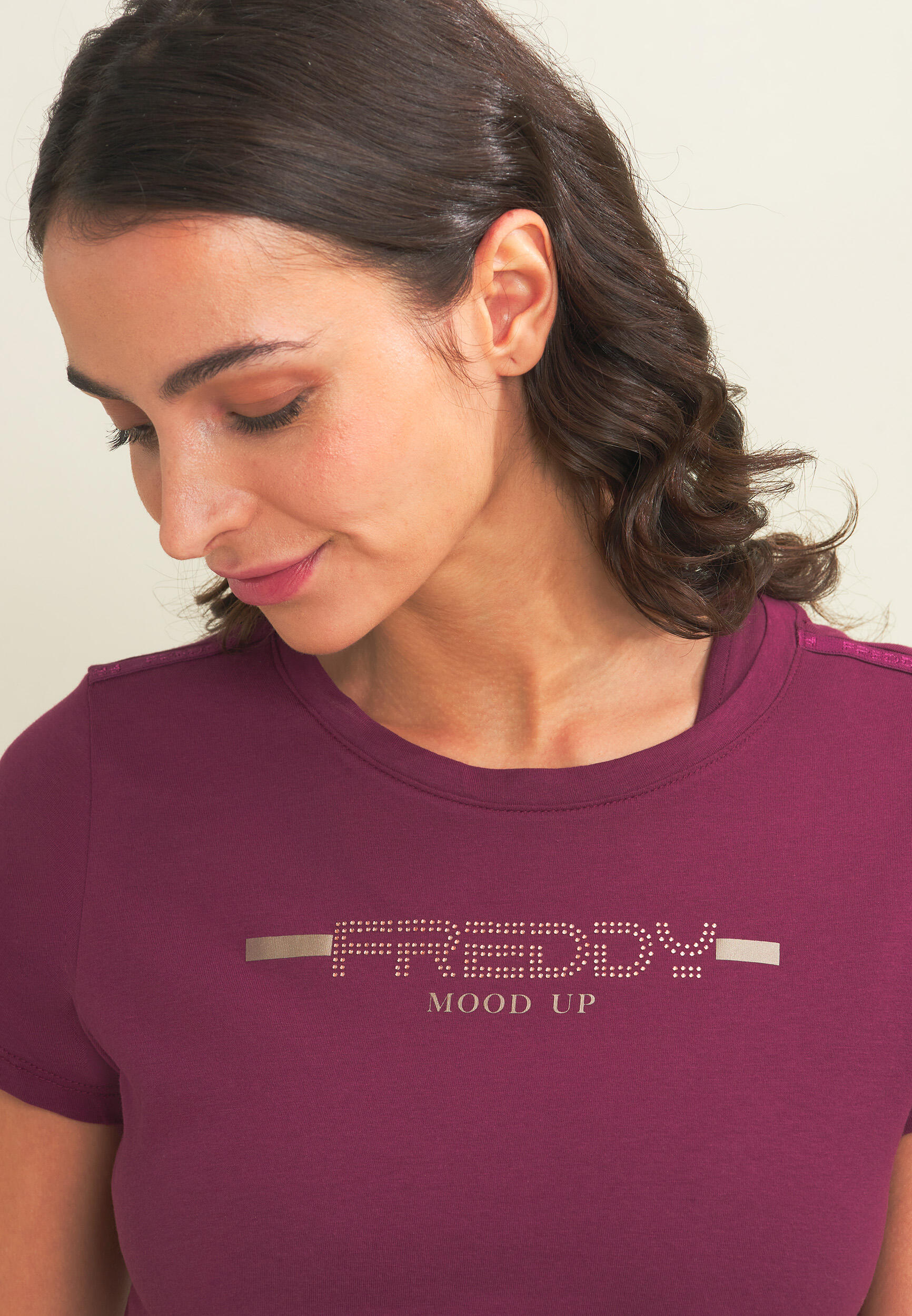 T-shirt da donna con strass e banda logata sulle spalle 4/4