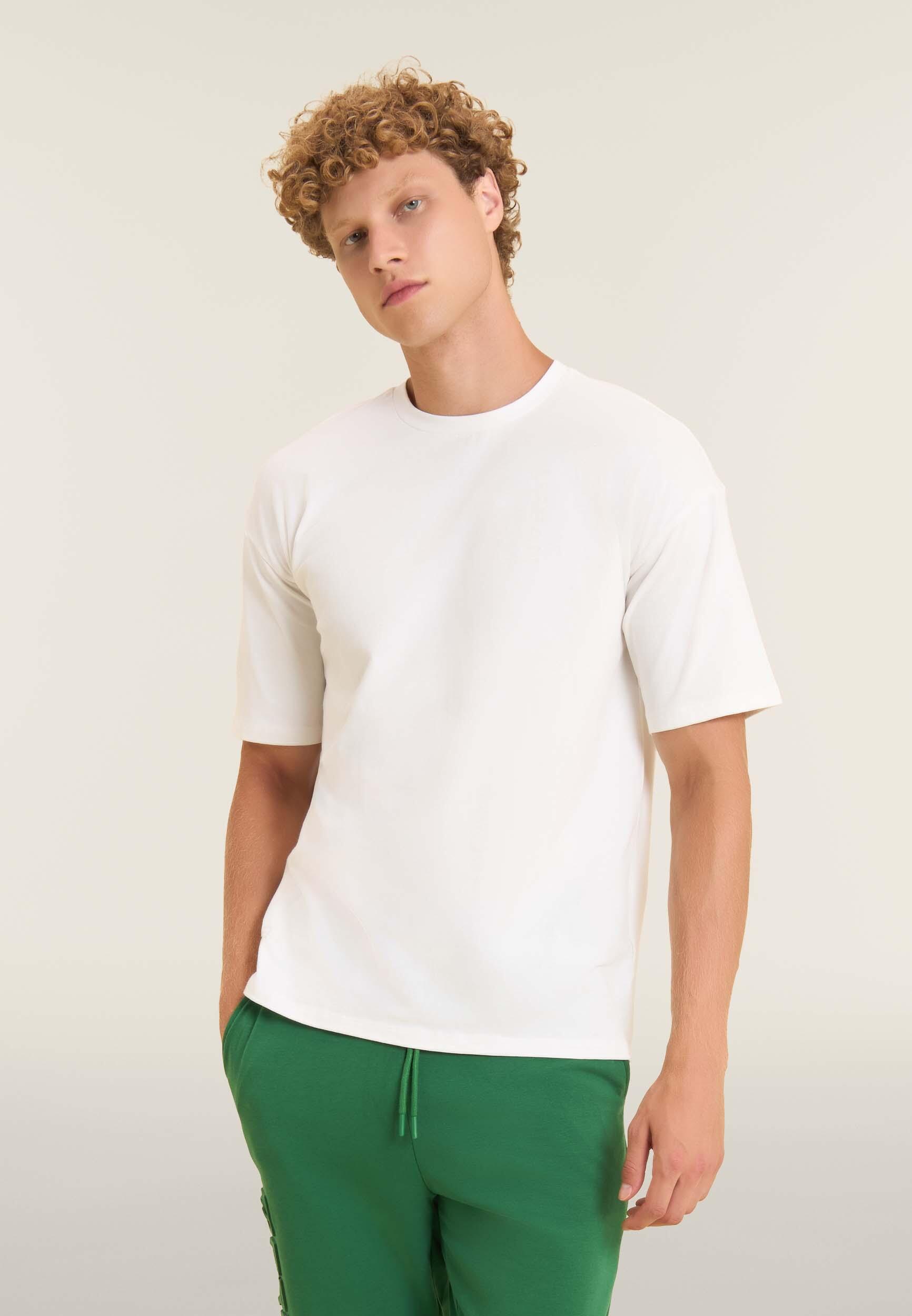 T-shirt classique avec imprimés brillants et détails ton sur ton 2/4