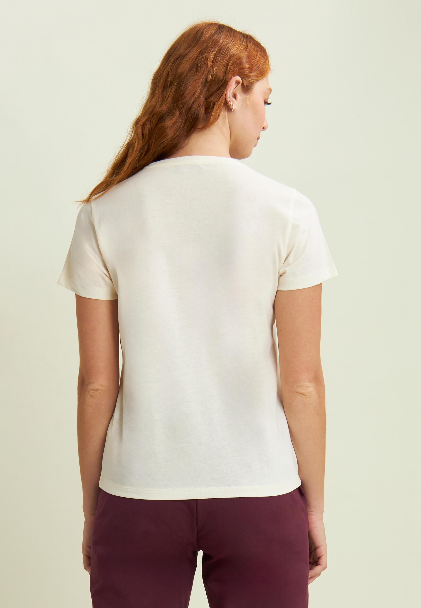 T-shirt da donna comfort con stampa dorata 2/5