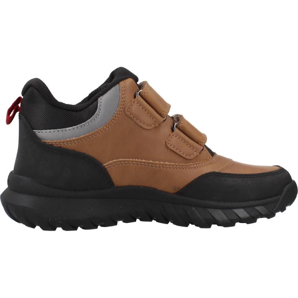 Baskets Geox Modèle J Simbyos Boy B Abx Couleur Marron 4/5