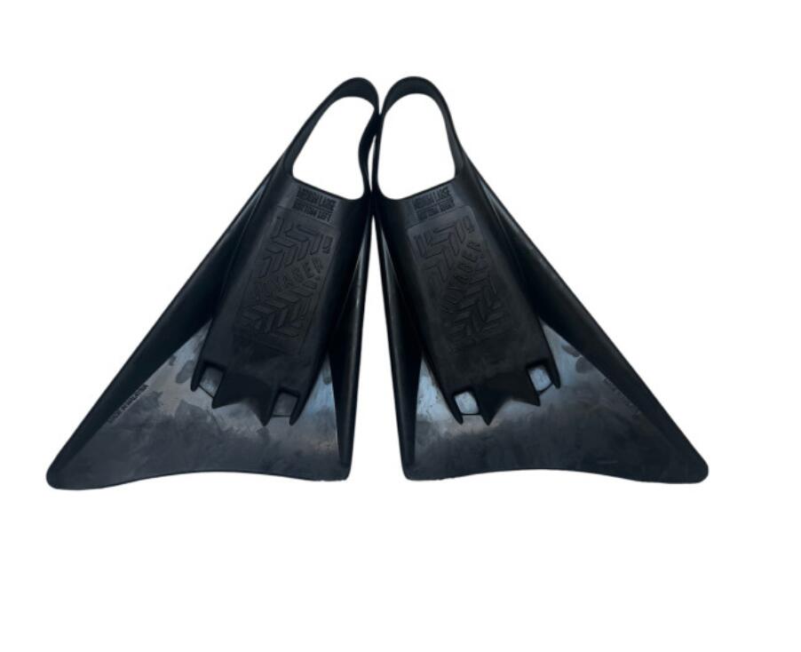 Pés de Pato Voyager, modelo clássico preto ML 2/4