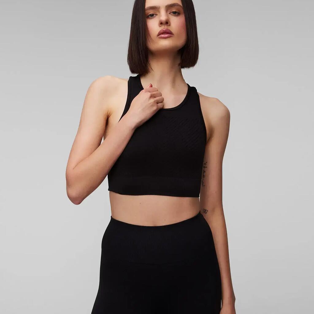 Безшевен спортен топ Casall Essential Block S