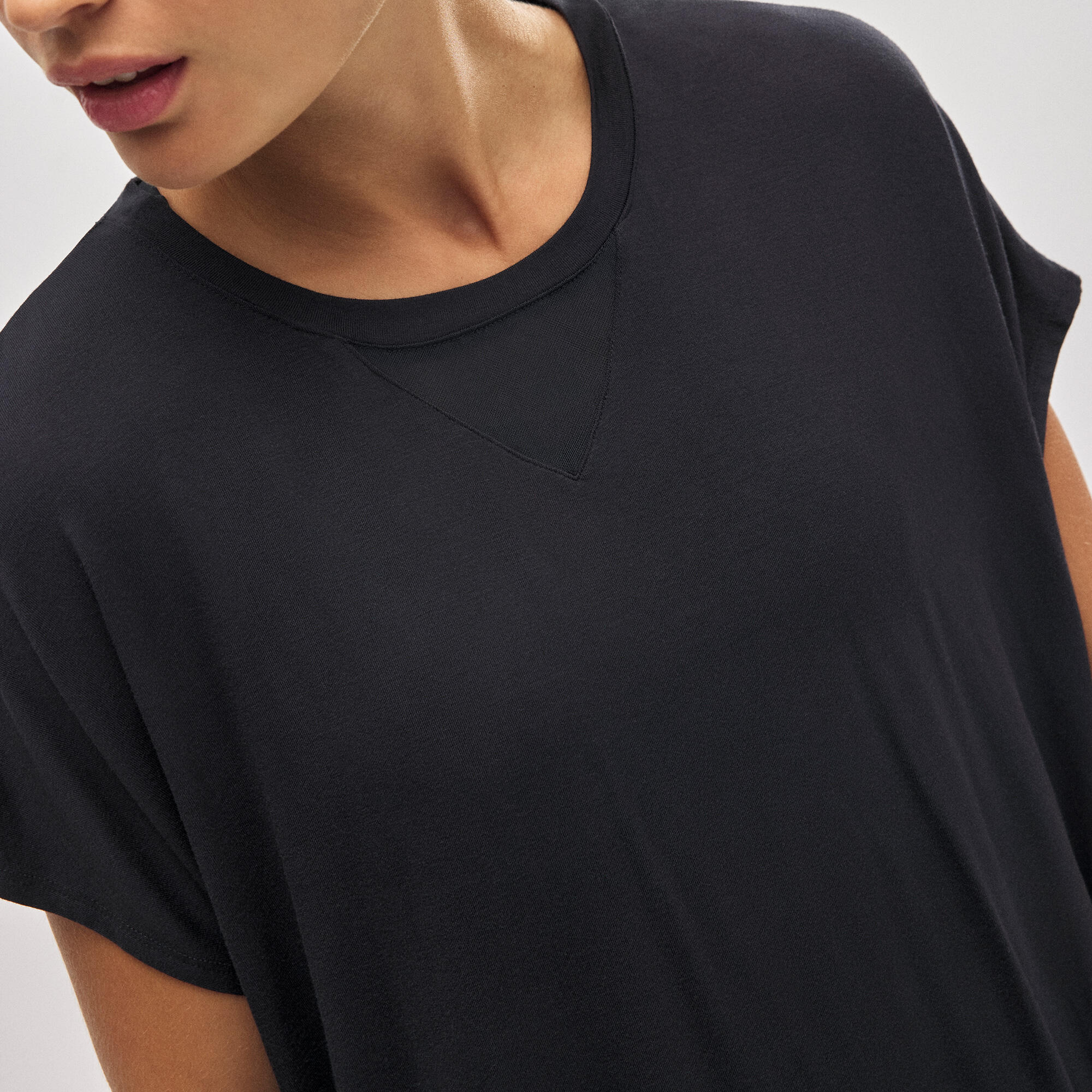 T-shirt de sport noir à manches courtes 4/7