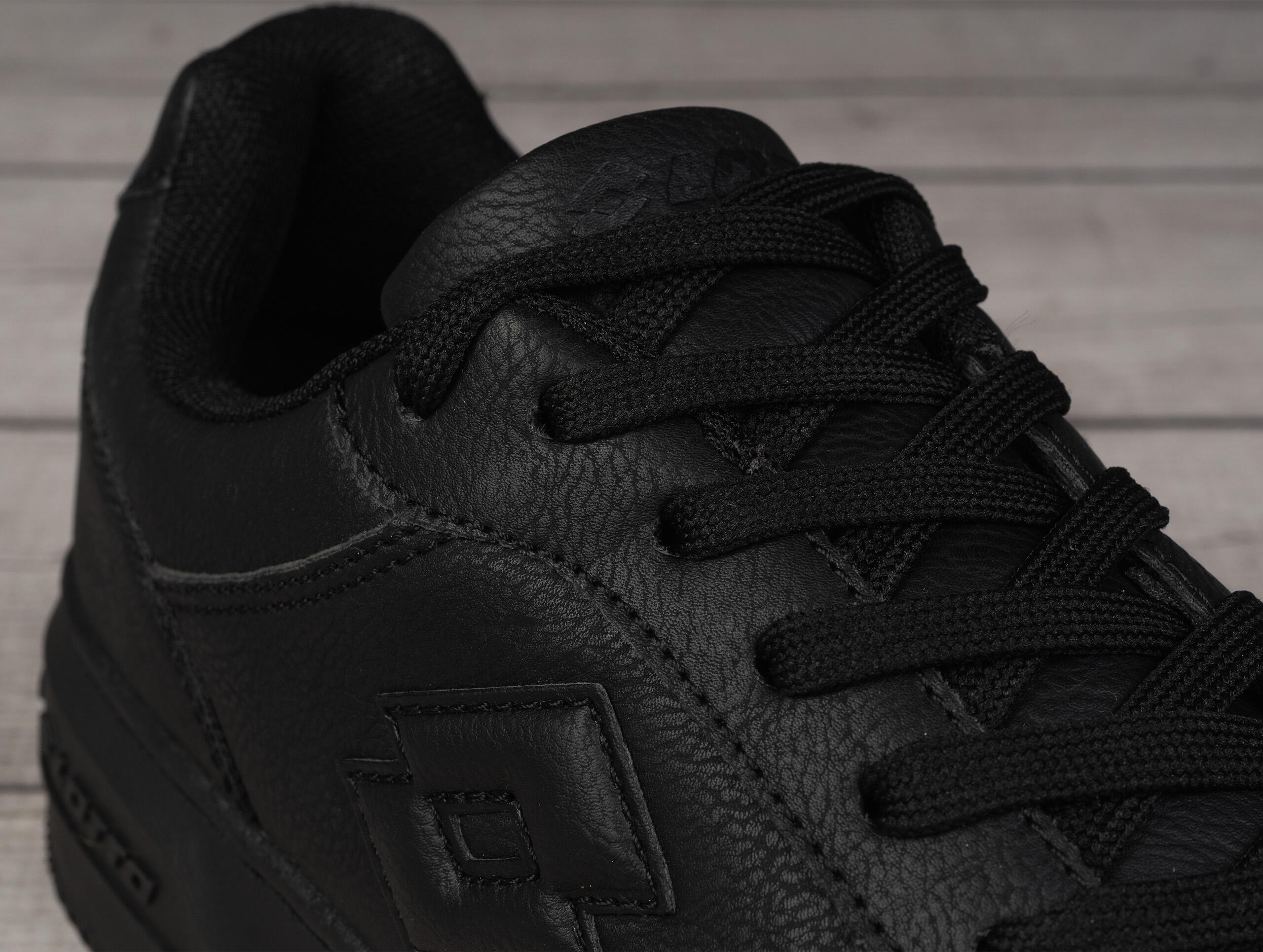 Buty damskie sportowe Lotto PALIOT PF OC 6/7