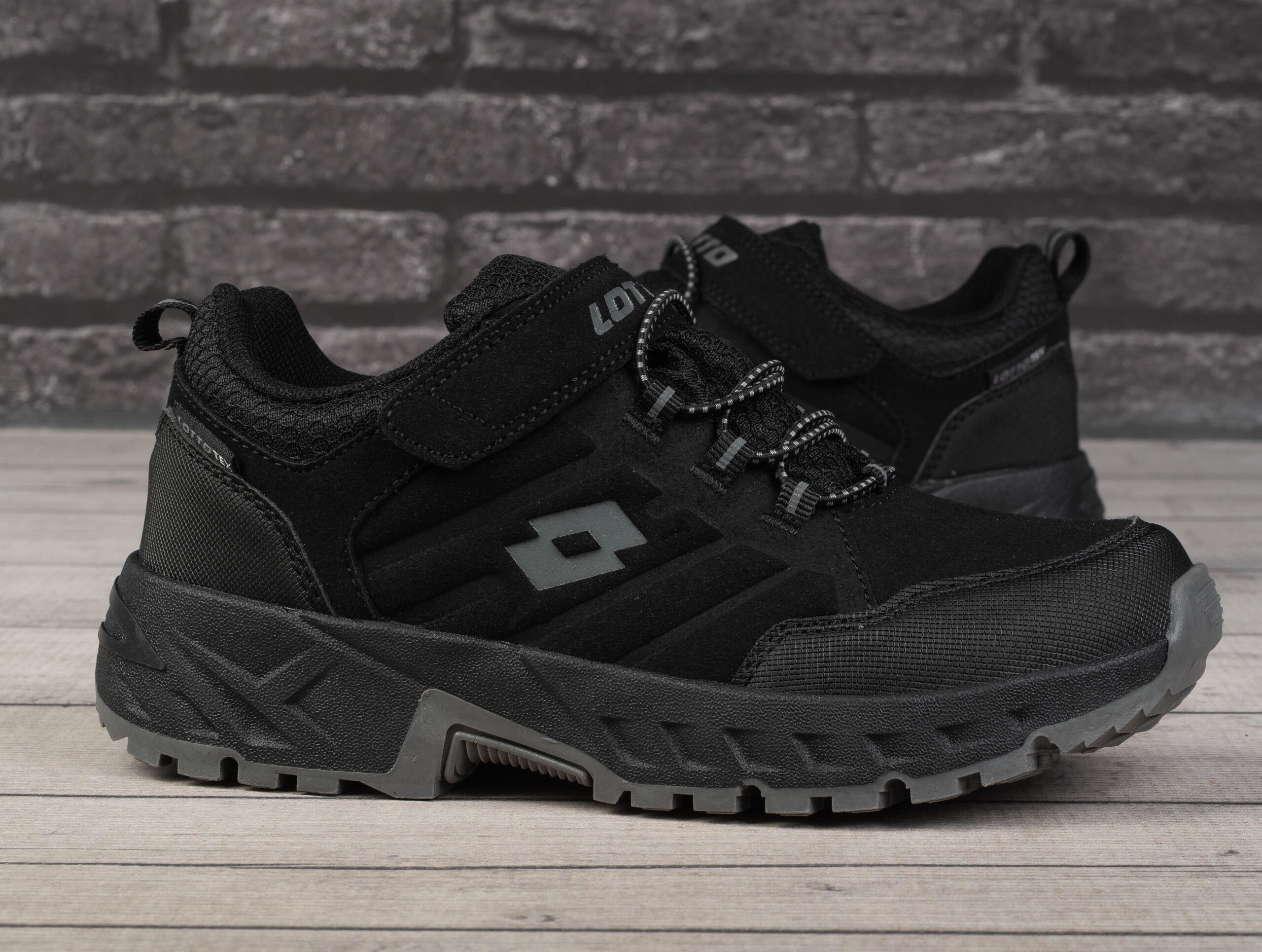 Buty dziecięce sportowe do chodzenia Lotto KETCHAM LOW TEX K