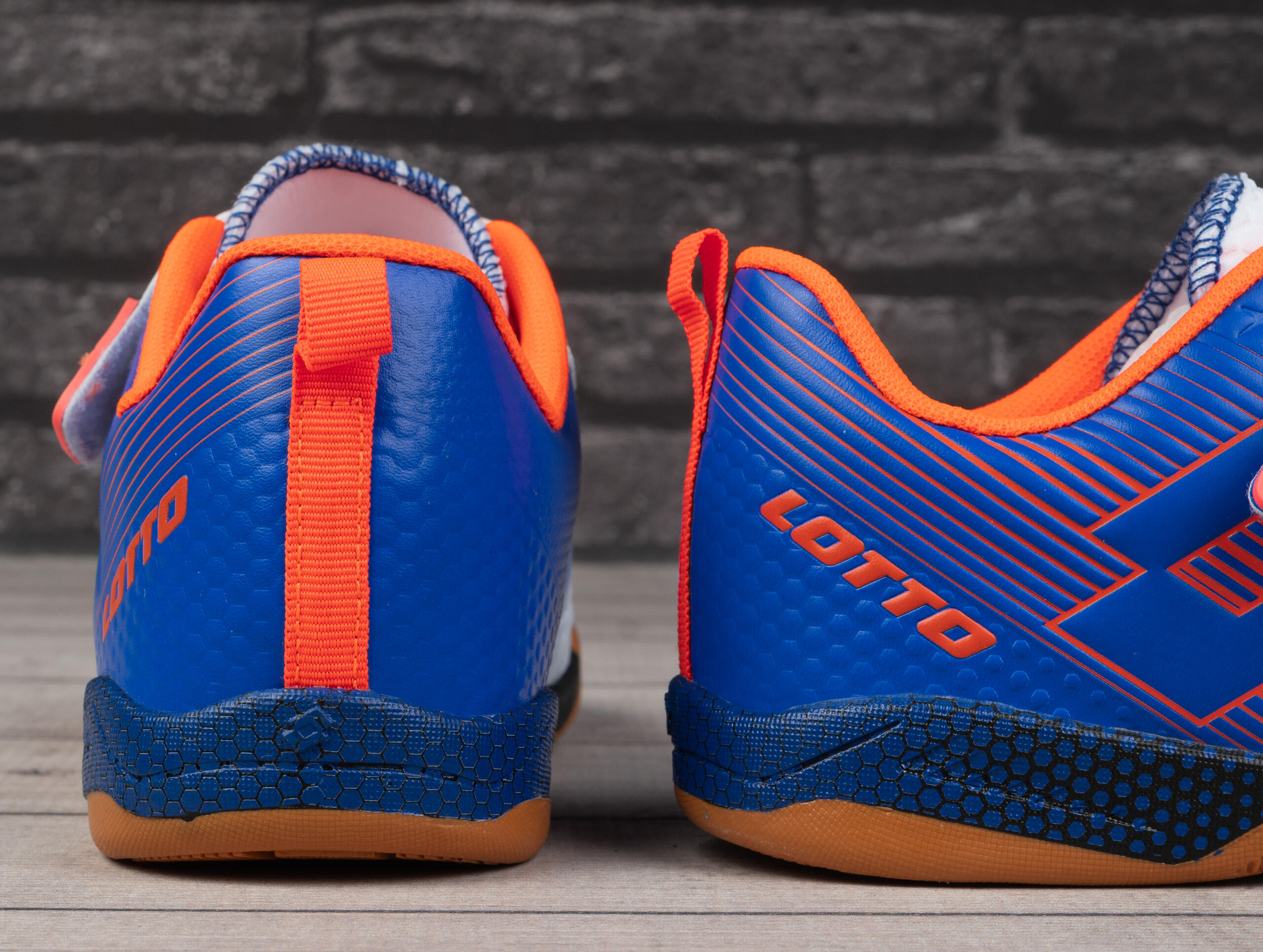 Buty młodzieżowe sportowe Lotto SHOOTA T 4/7