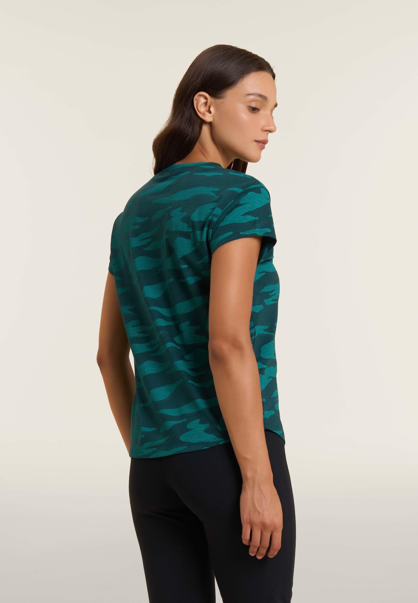 T-shirt camouflage con maniche ad aletta 3/4