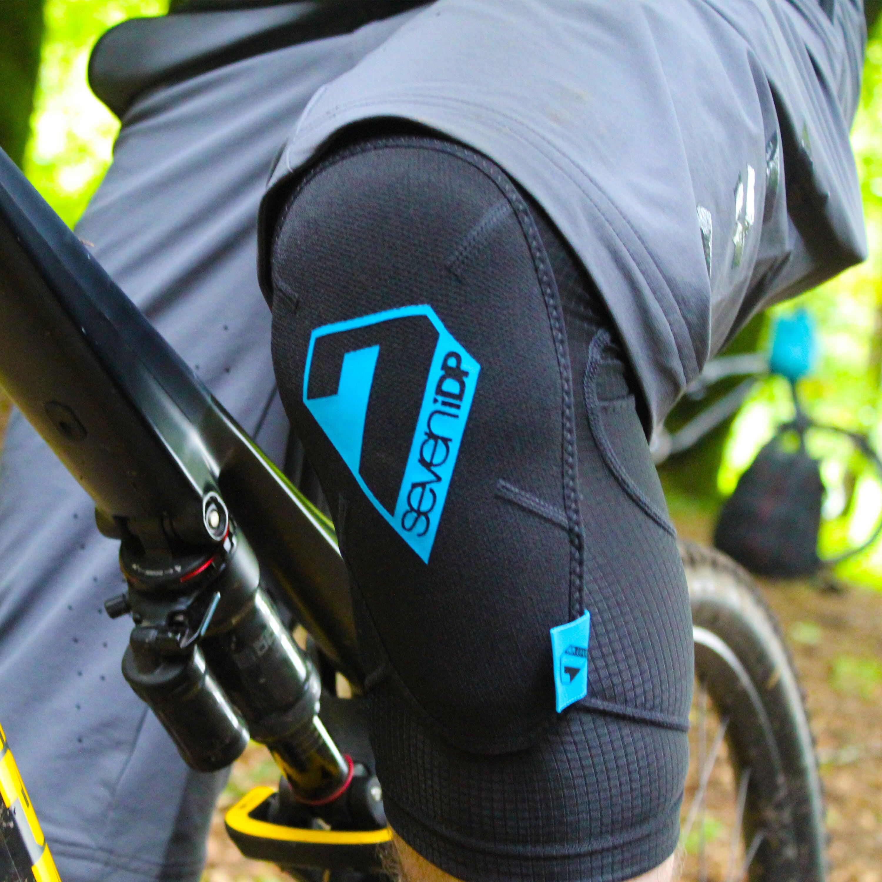 7idp Sam Hill Lite Knee Black-blue - S 4/5