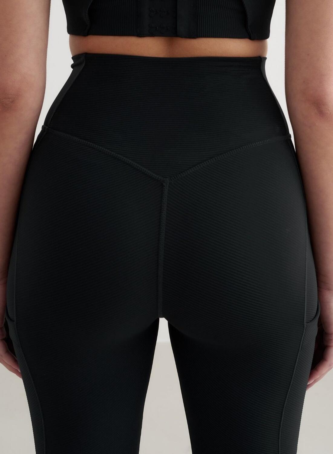 Damskie legginsy prążkowane, wysoki stan, boczna kieszeń Performance czarne 6/6