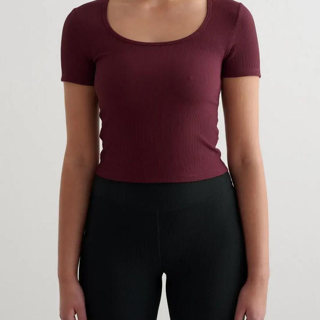Women's Short Sleeve Top Quick-Drying Second Skin Ribbed Performance Cherry
