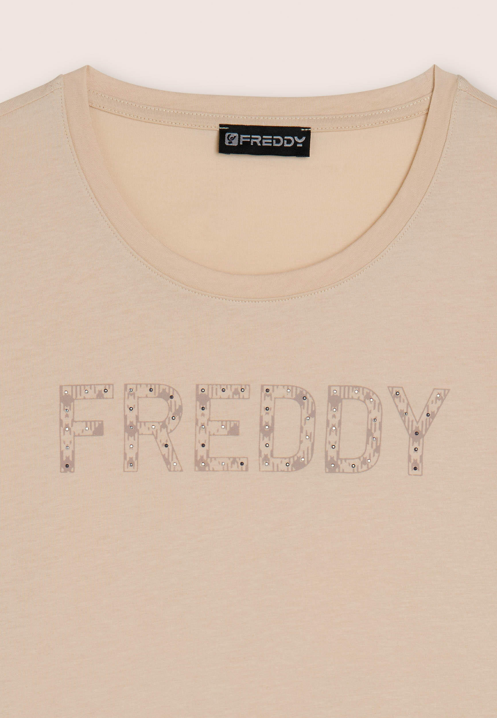 T-shirt con logo frontale in borchie 3/3