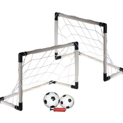 But de football avec ballon et pompe
