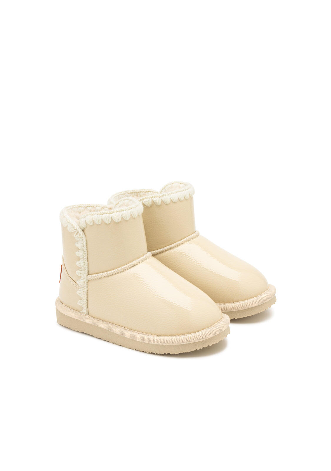 Botas Australianas de Niña de Charol en Beige 2/4