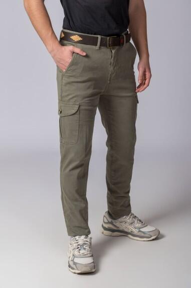 PANTALON CARGO VERDE 3/5
