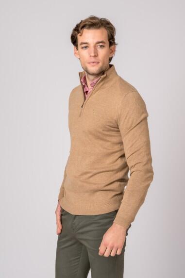 SUETER CUELLO CREMALLERA CAMEL 2/5