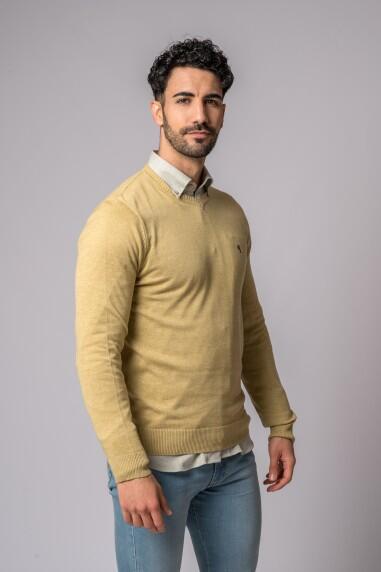 JERSEY CUELLO PICO MOSTAZA 2/5