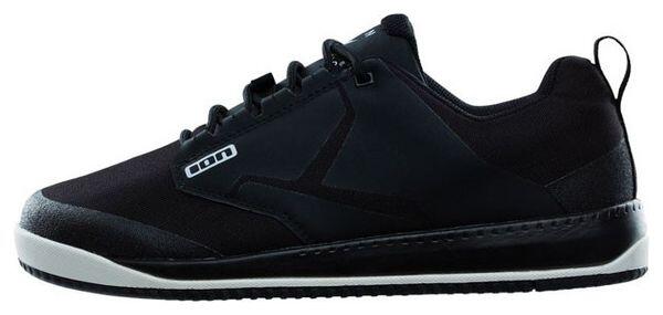 Paar schwarze ION Scrub MTB Schuhe 3/4