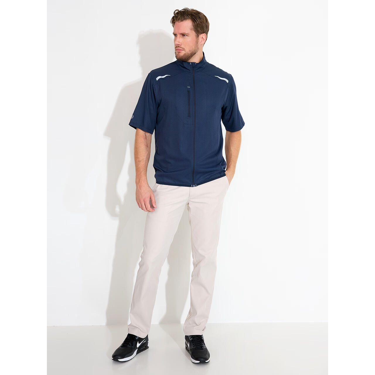 bleu / bleu marine. / bleu marine
