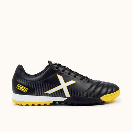 MUNICH ARENGA TURF 10 Zapatillas fútbol sala diseño técnico negro y amarillo
