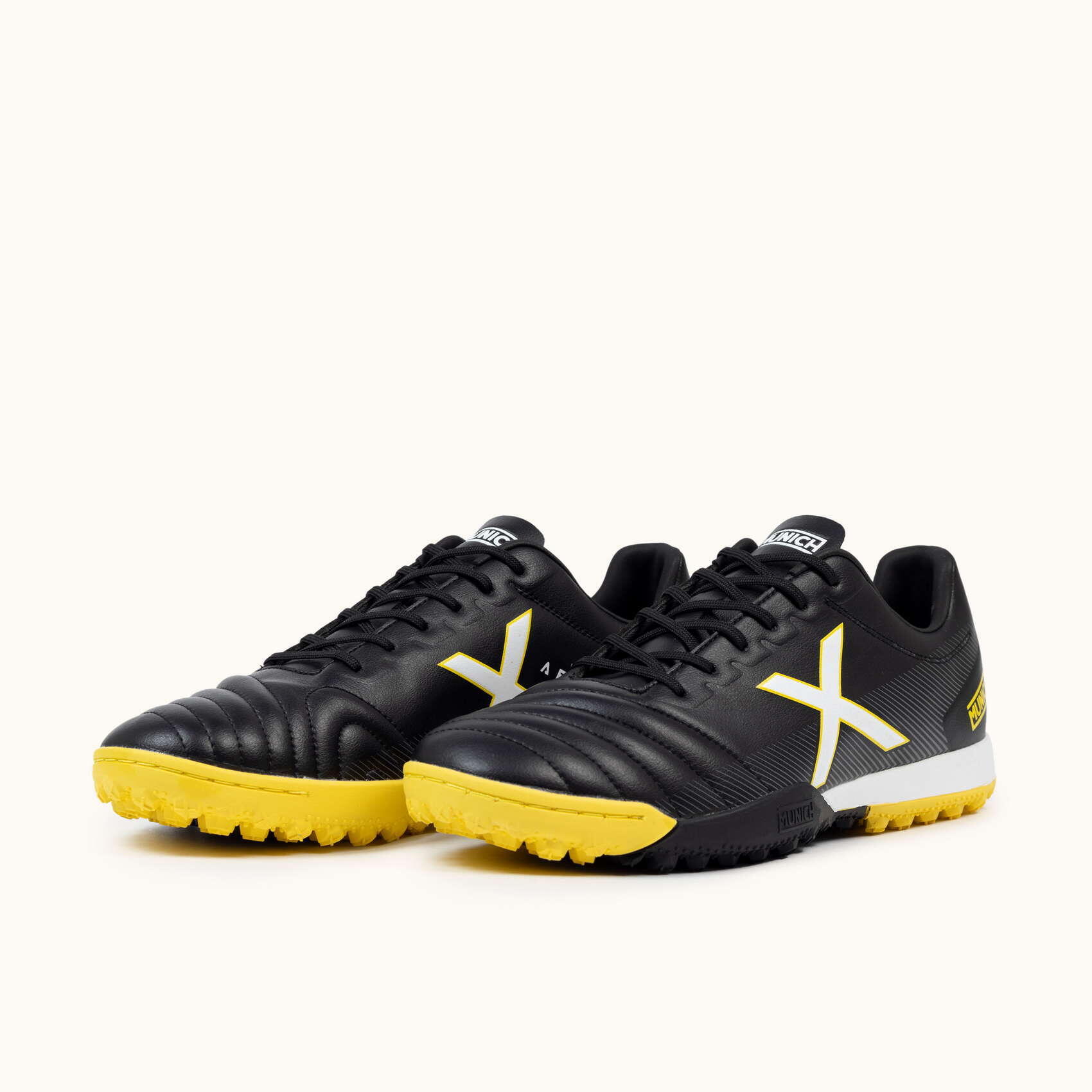 MUNICH ARENGA TURF 10 Scarpe da calcio a 5 design tecnico nero e giallo 5/5