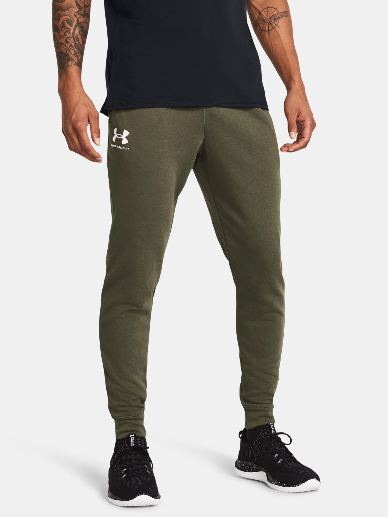 UNDER ARMOUR picture
