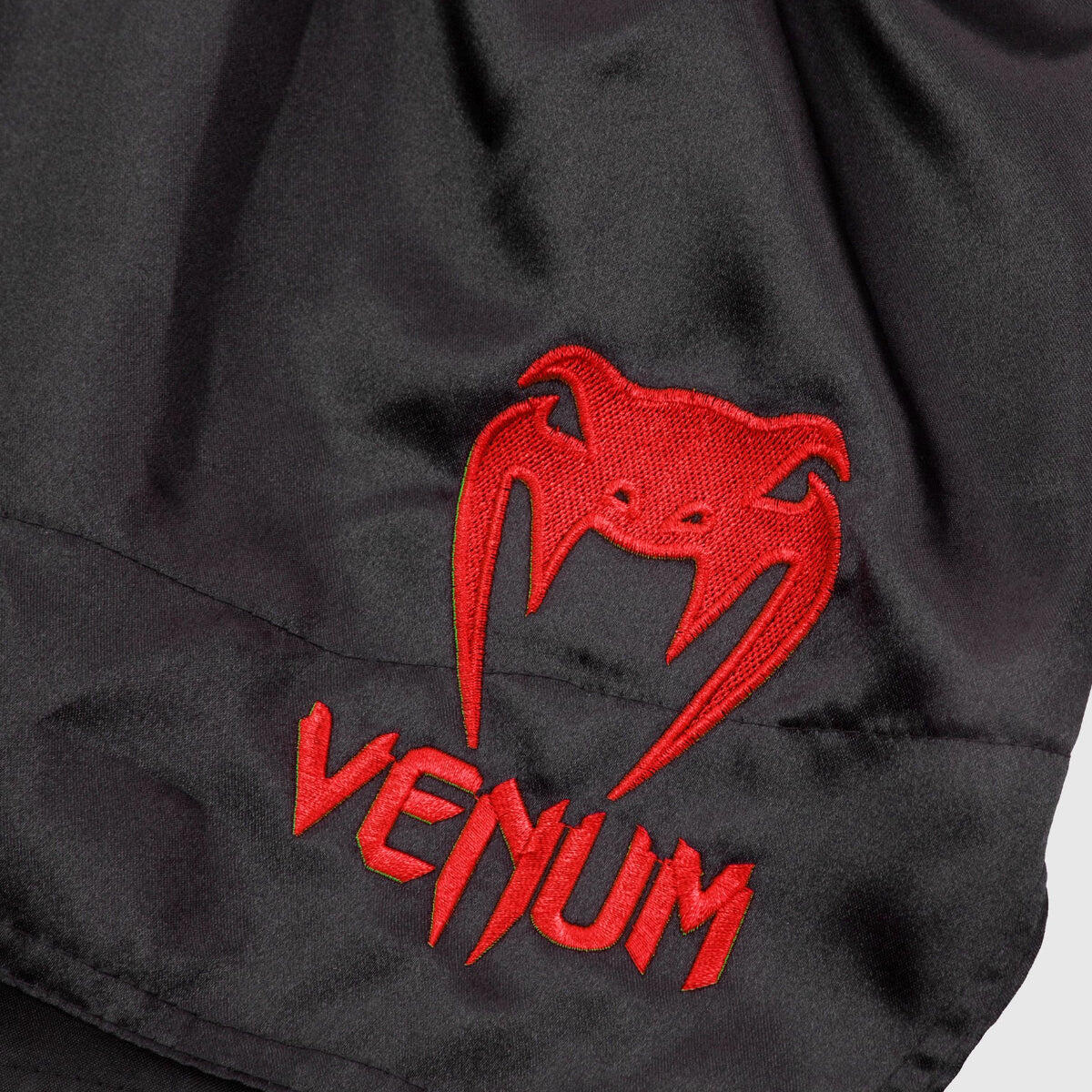 Venum Short Muay Thaï Classic Noir/Rouge S 4/7
