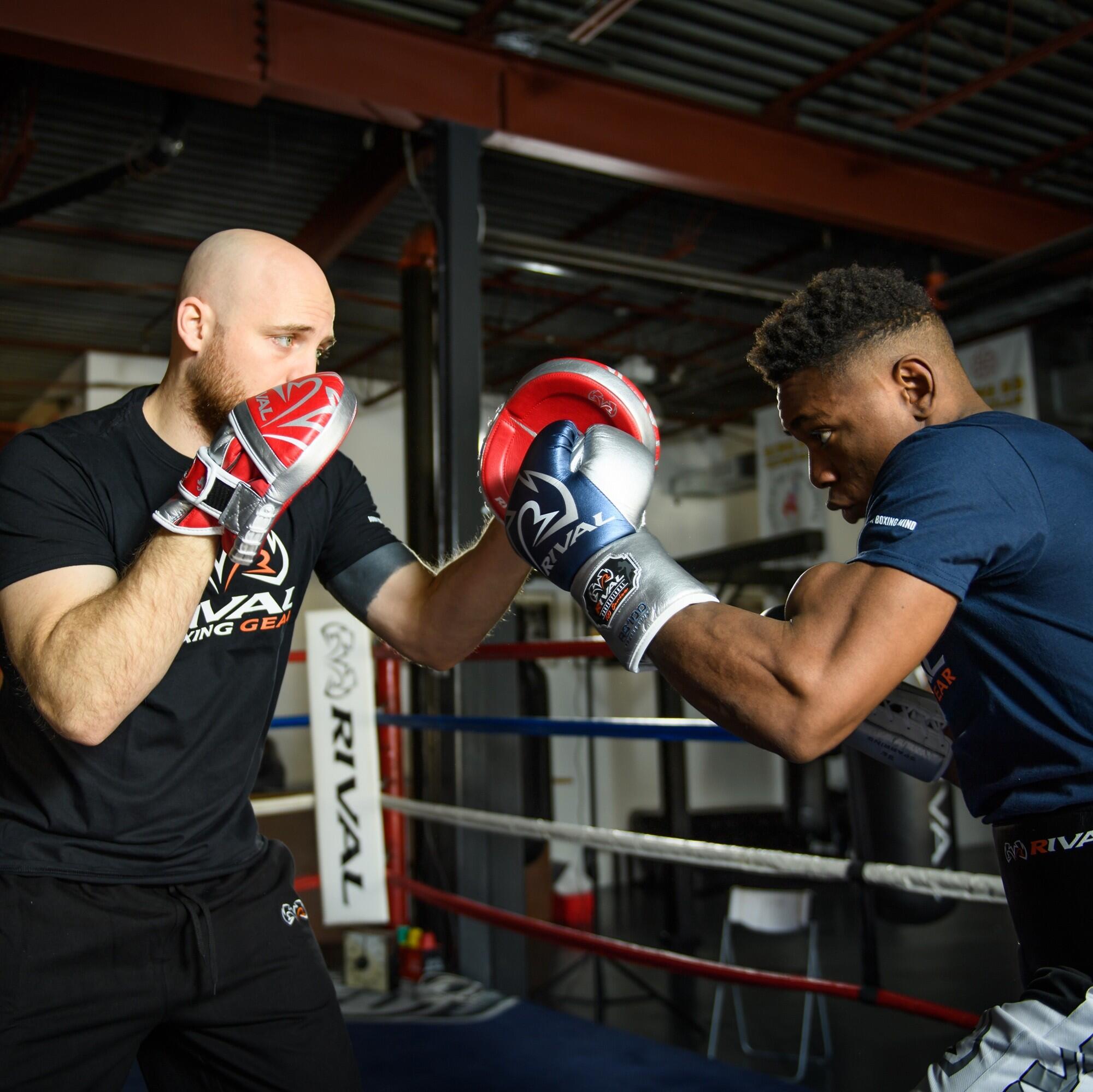 Šněrovací boxerské rukavice RIVAL RS100 Professional 4/6