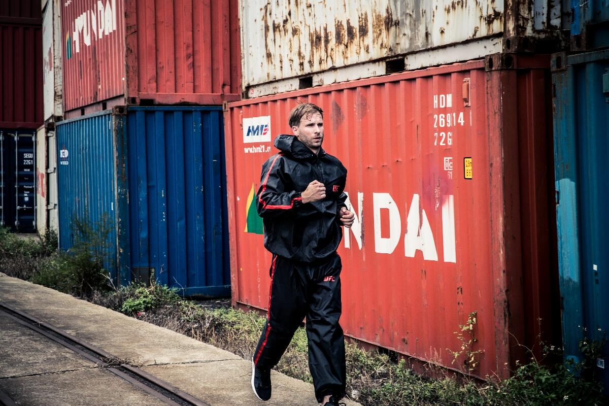 UFC PRO Sauna Suit 5/6
