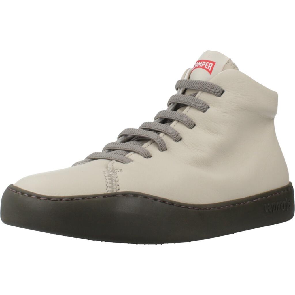 Camper modelo peu touring cor bege