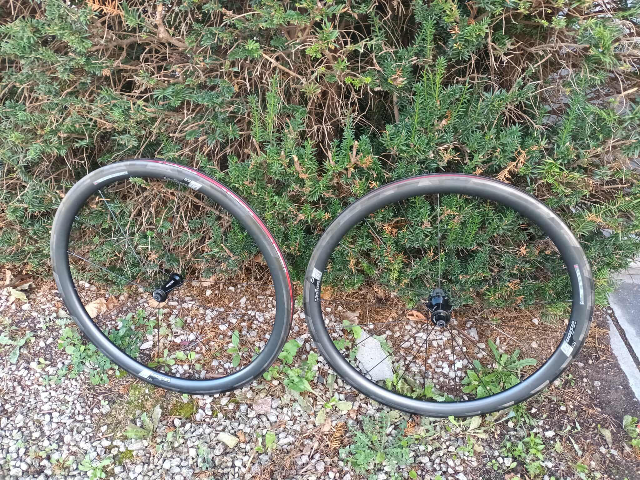 VISION Entre Particuliers - Paire roues carbone à pneu, frein jante