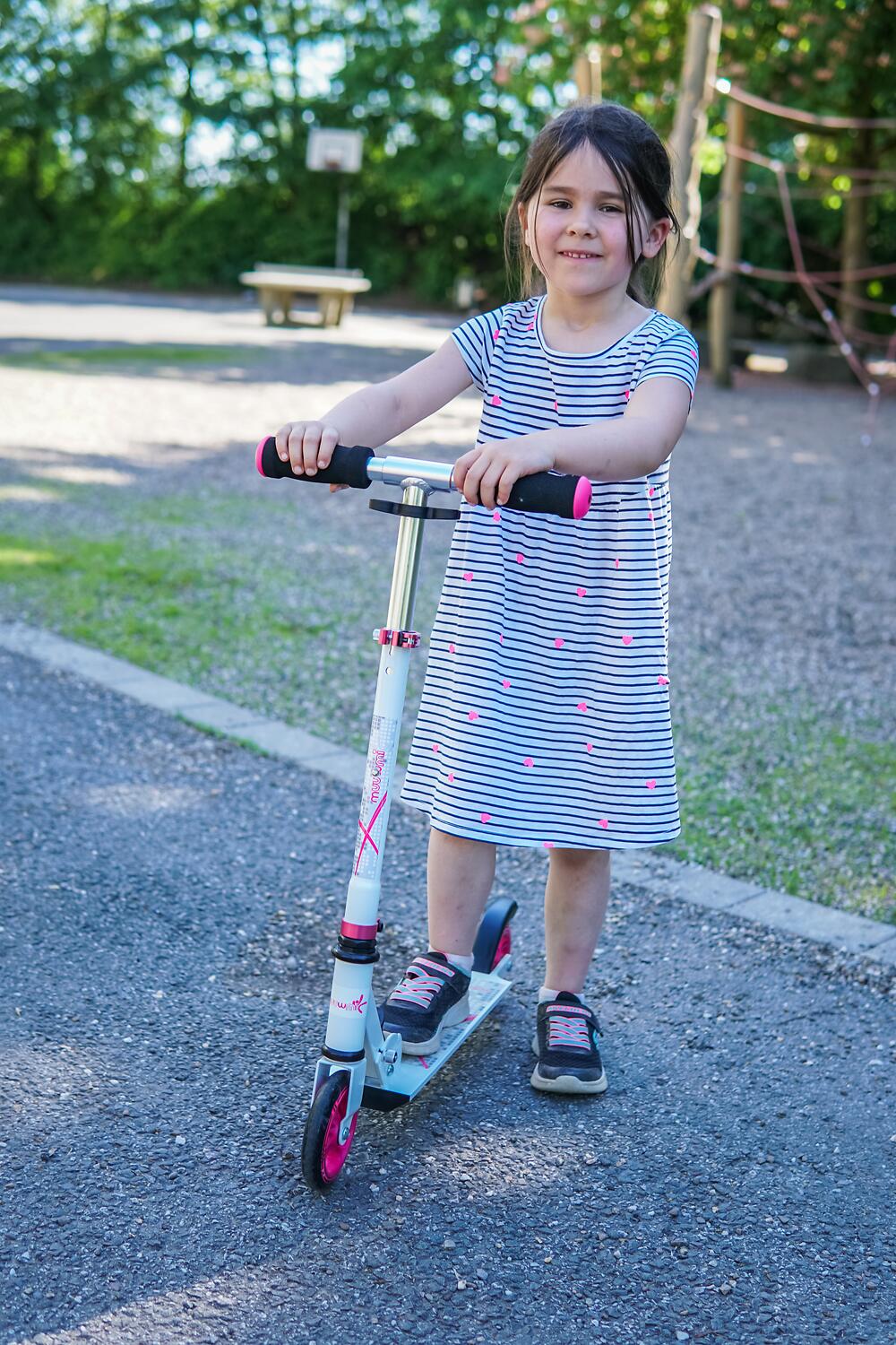 muuwmi Aluminium Scooter 125 mm weiß-pink 6/7
