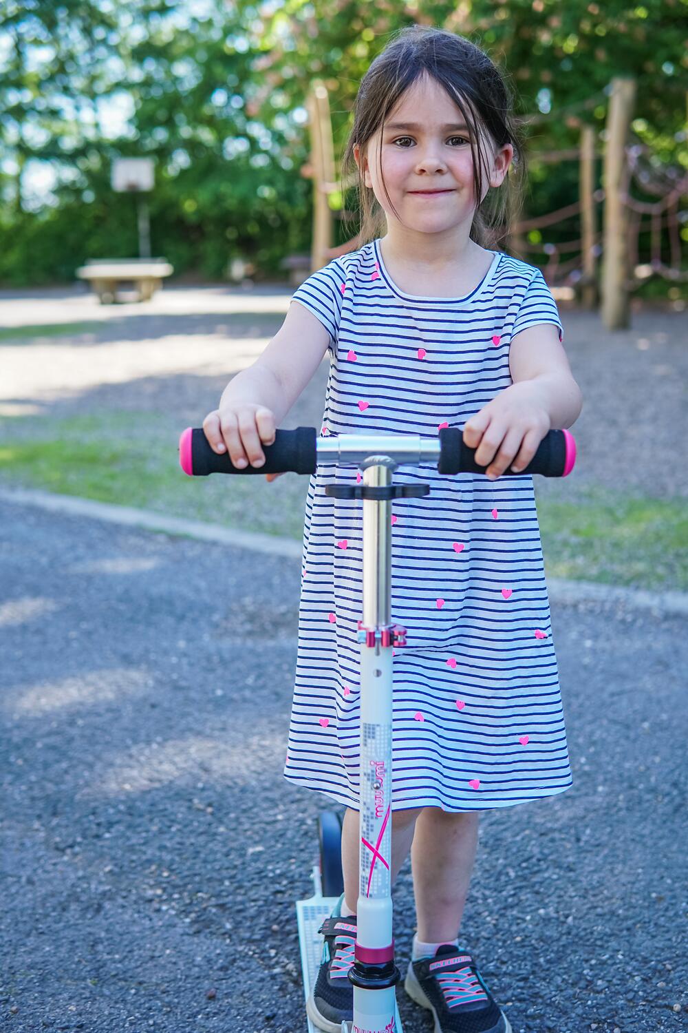 muuwmi Aluminium Scooter 125 mm weiß-pink 5/7
